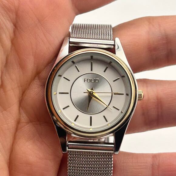 Folio Silver Tone Stainless Steel Minimalist Women’s Watch Working New Battery - Picture 1 of 8